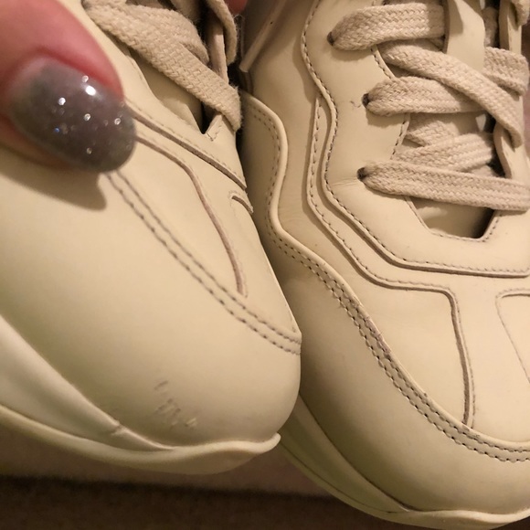 SOLD!Gucci sneaker - Picture 12 of 12